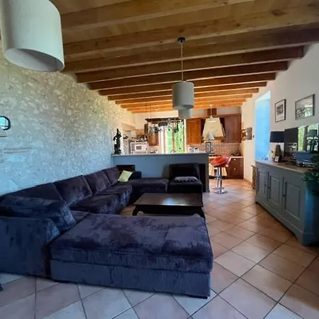 Holiday home Al Bioule - Maison Climatisee Avec Piscine Penne-d'Agenais